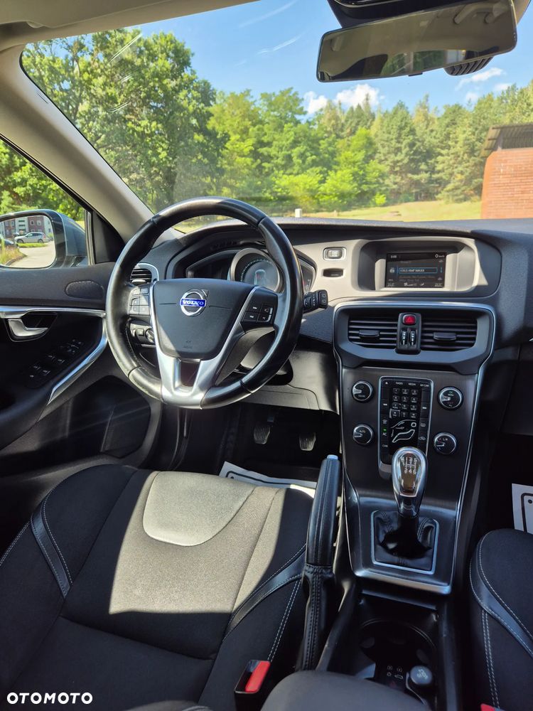 Volvo V40 D2 Momentum - 12