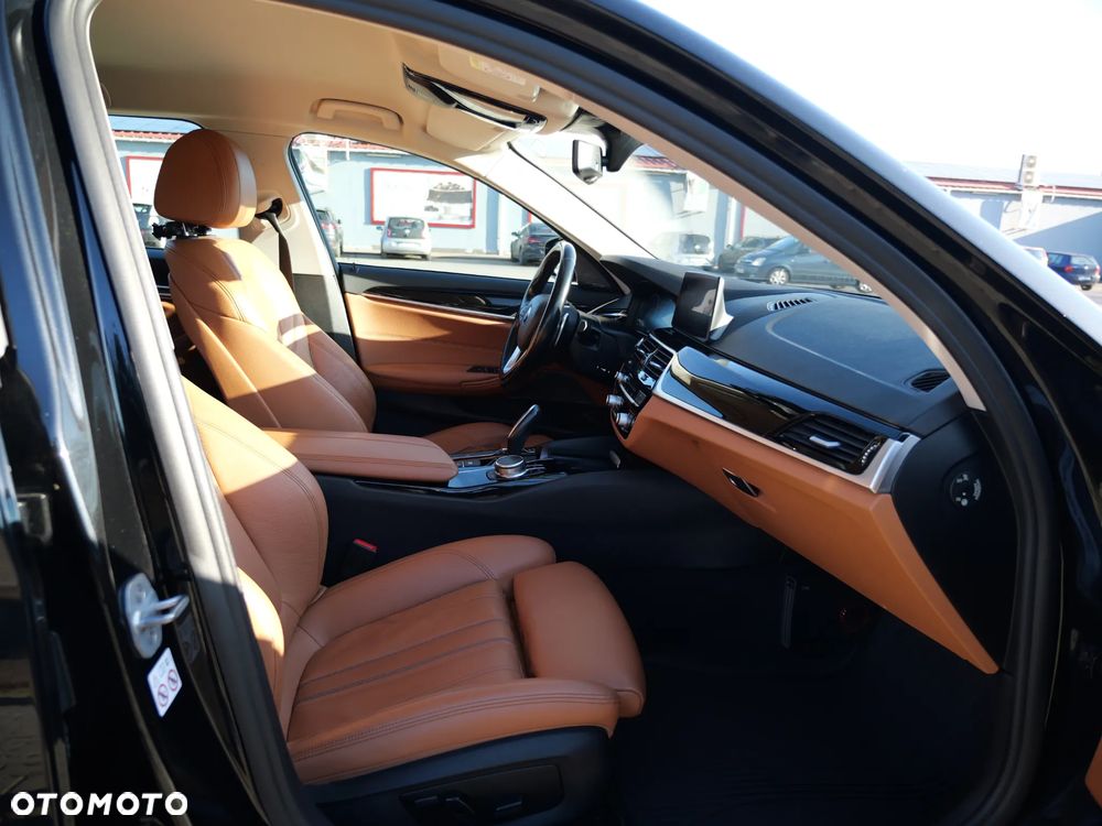 BMW Seria 5 520d xDrive Sport Line sport - 25