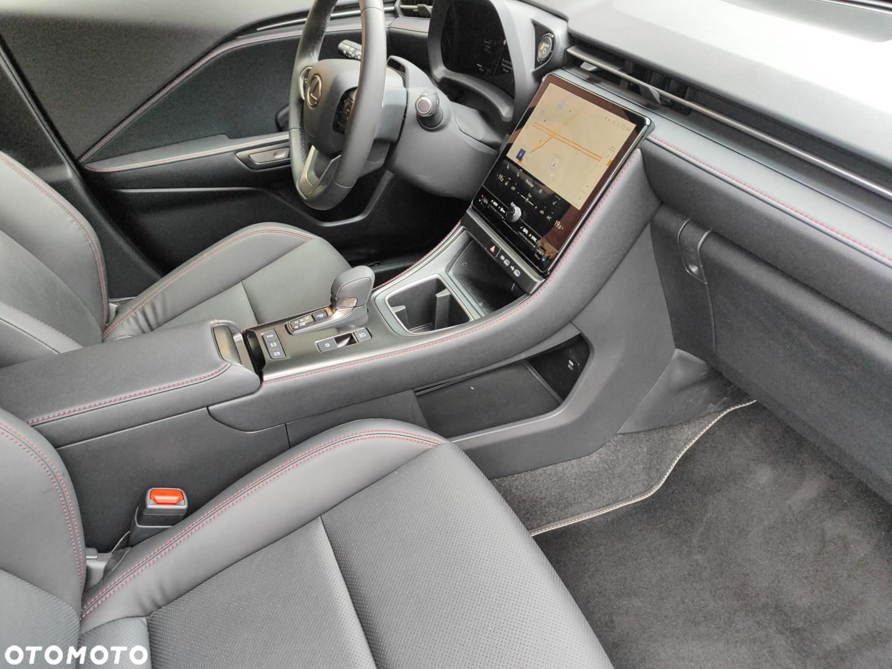 Lexus LBX 1.5 Hybrid Emotion - 16