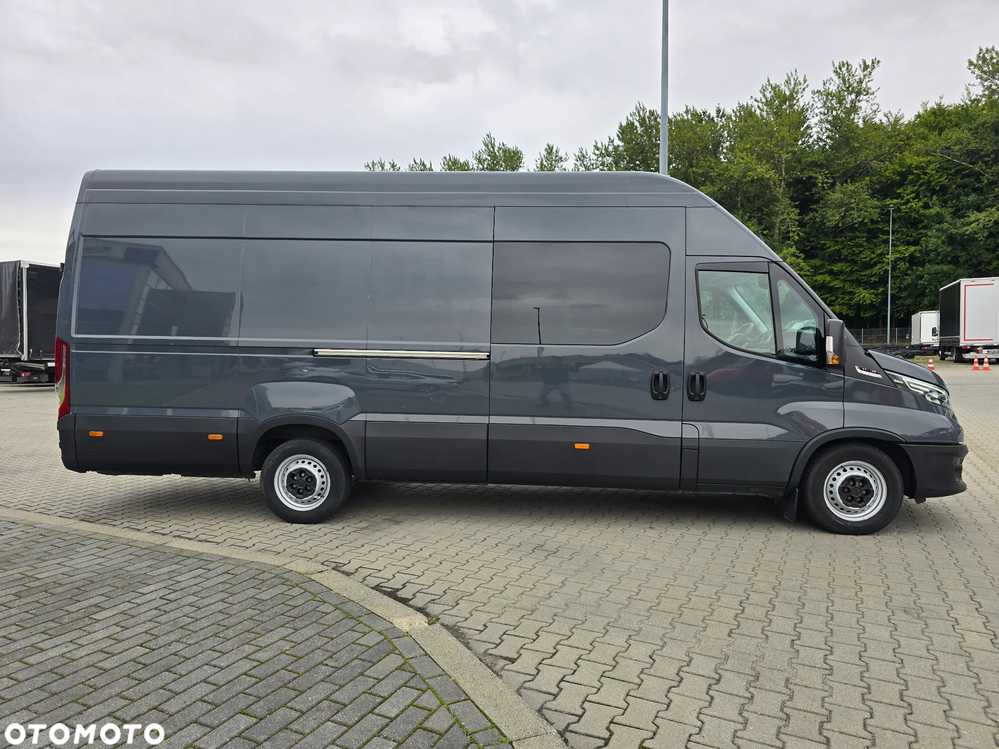 Iveco DAILY 35S18 BRYGADÓWKA - 4