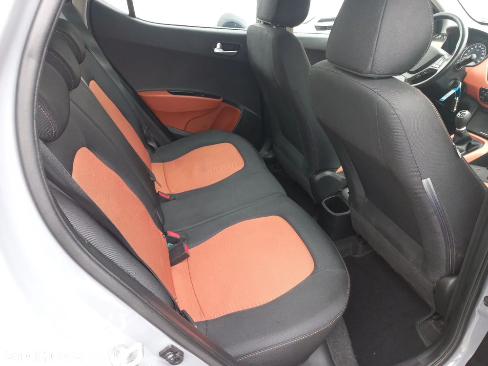 Hyundai i10 1.0 Fifa World Cup Edition - 23