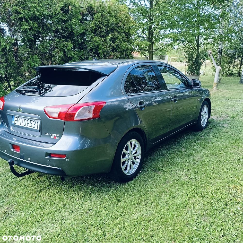 Mitsubishi Lancer 2010 photo 3