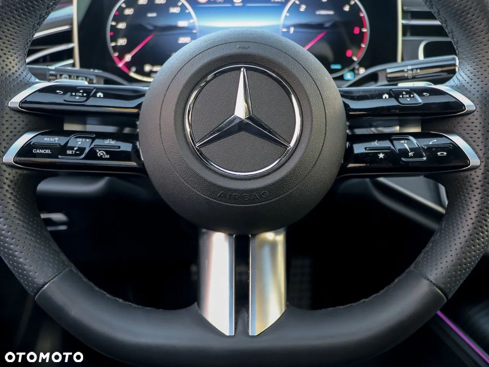 Mercedes-Benz Klasa E 220 d mHEV AMG 9G-Tronic - 27