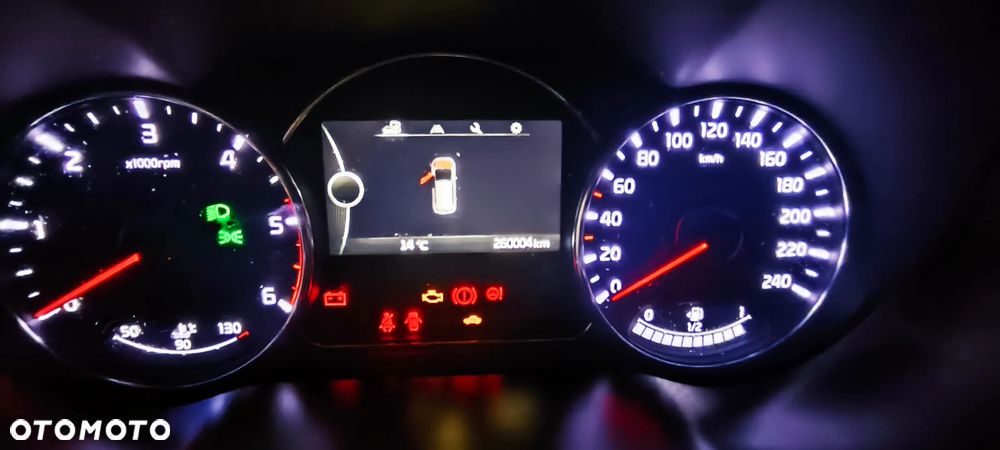 Kia Carens 1.7 CRDi L 7os - 8