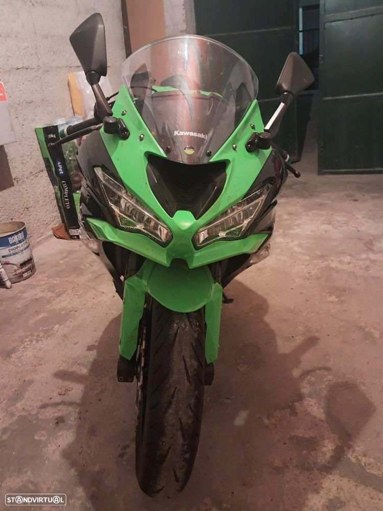 Kawasaki Ninja ZX6R - 1