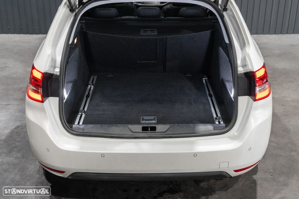 Peugeot 308 BlueHDi 130 EAT8 Allure - 56