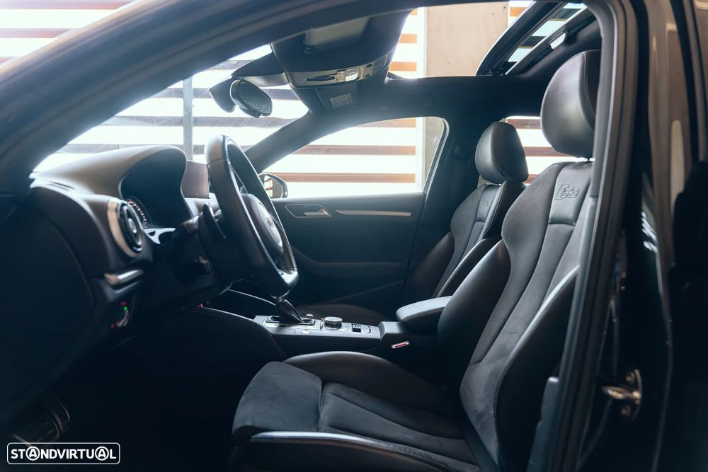 Audi S3 S tronic - 16