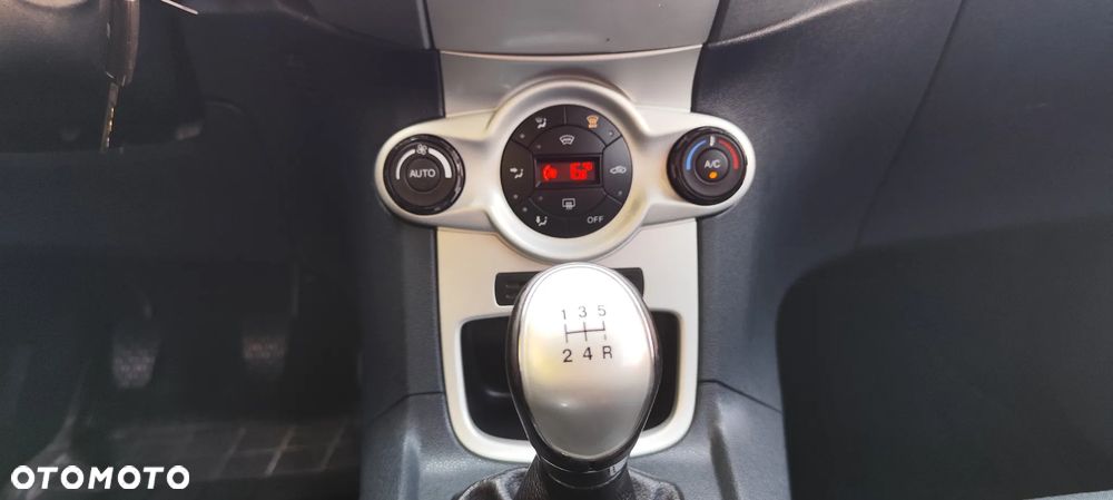 Ford Fiesta 1.25 Titanium - 20