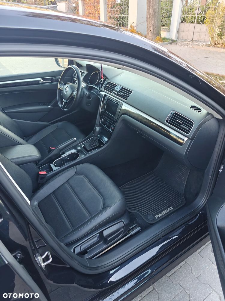 Volkswagen Passat - 20
