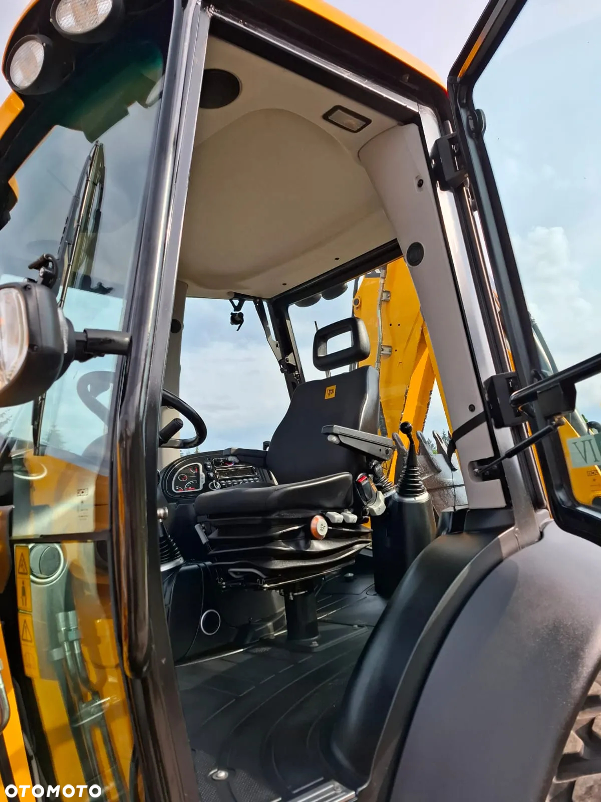 JCB 4CX - 37