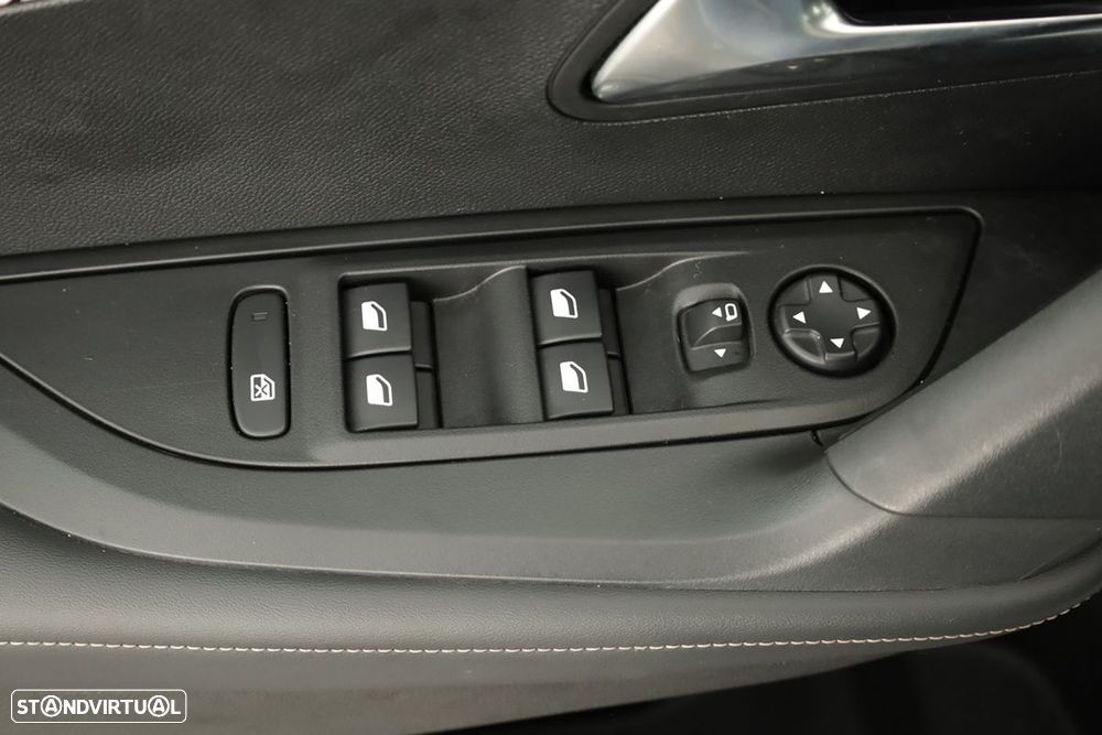 Peugeot 2008 1.2 Hybrid Allure e-DCS6 - 20