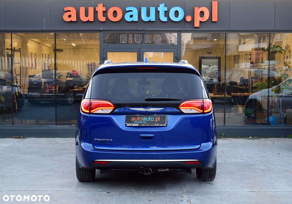 Chrysler Pacifica - 20