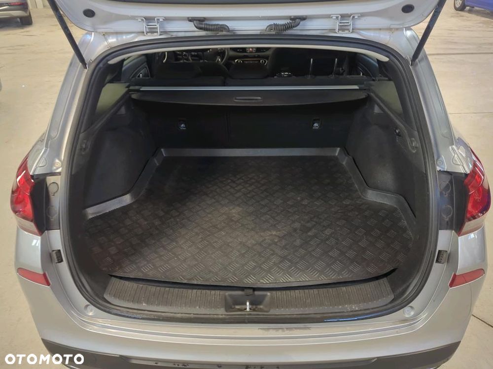 Hyundai i30 1.0 T-GDI Classic + - 22