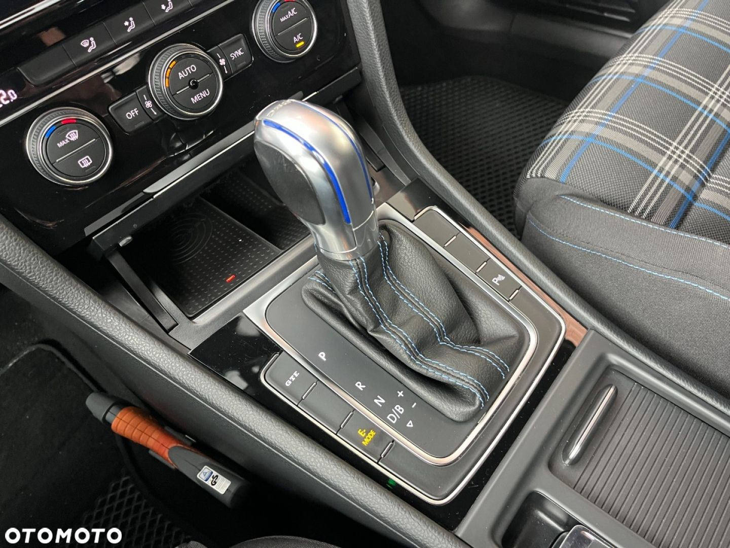 Volkswagen Golf VII 1.4 TSI Plug-In-Hybrid GTE - 17