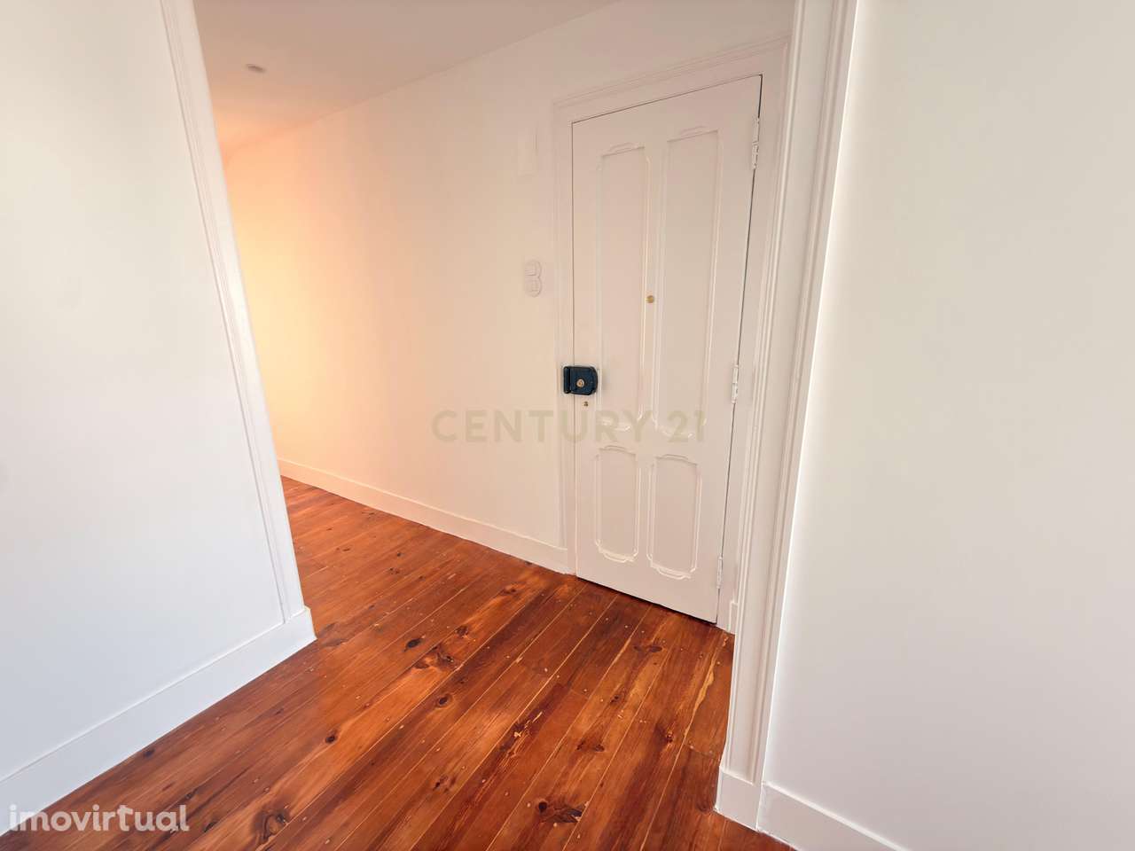 Excelente T2 Totalmente Renovado no Bairro do Rego (Praça de Espanha) - Grande imagem: 5/35