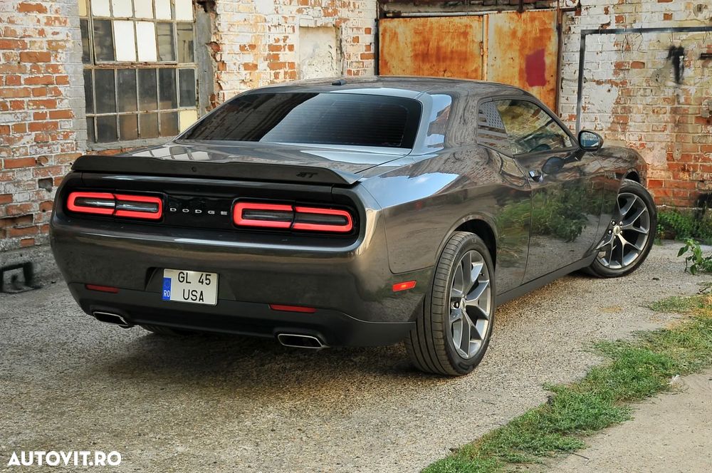 Dodge Challenger - 4
