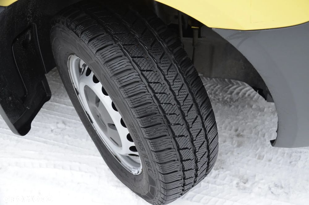 Mercedes-Benz Sprinter - 29