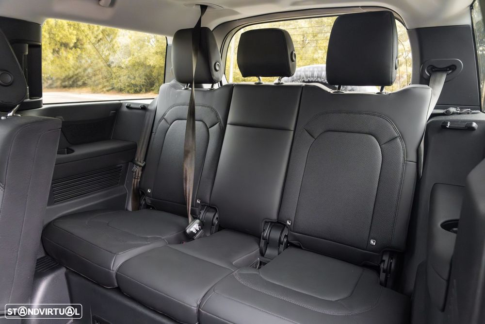 Land Rover Defender 3.0 D250 130 AWD X-Dynamic HSE - 29