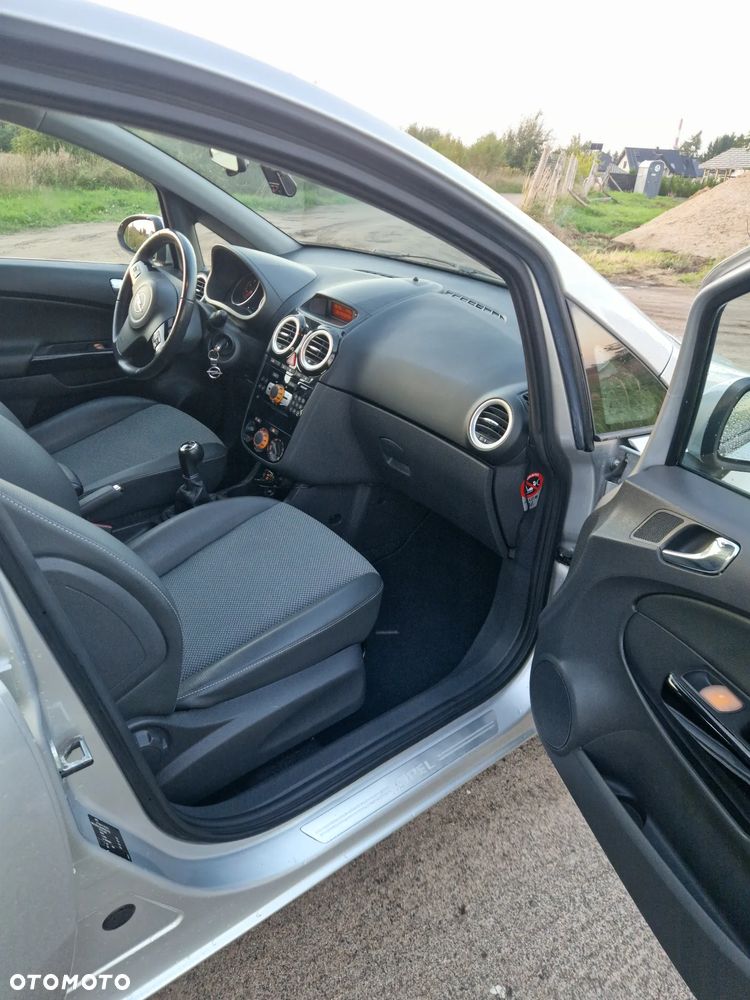 Opel Corsa - 20