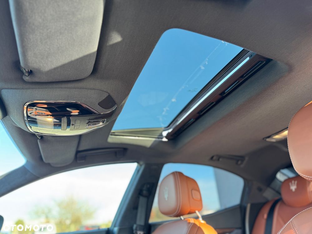 Maserati Ghibli S - 16