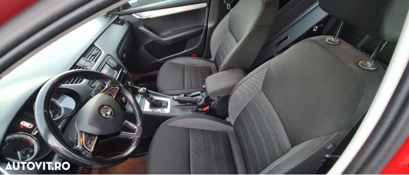 Skoda Octavia 1.6 TDI DSG Style - 10