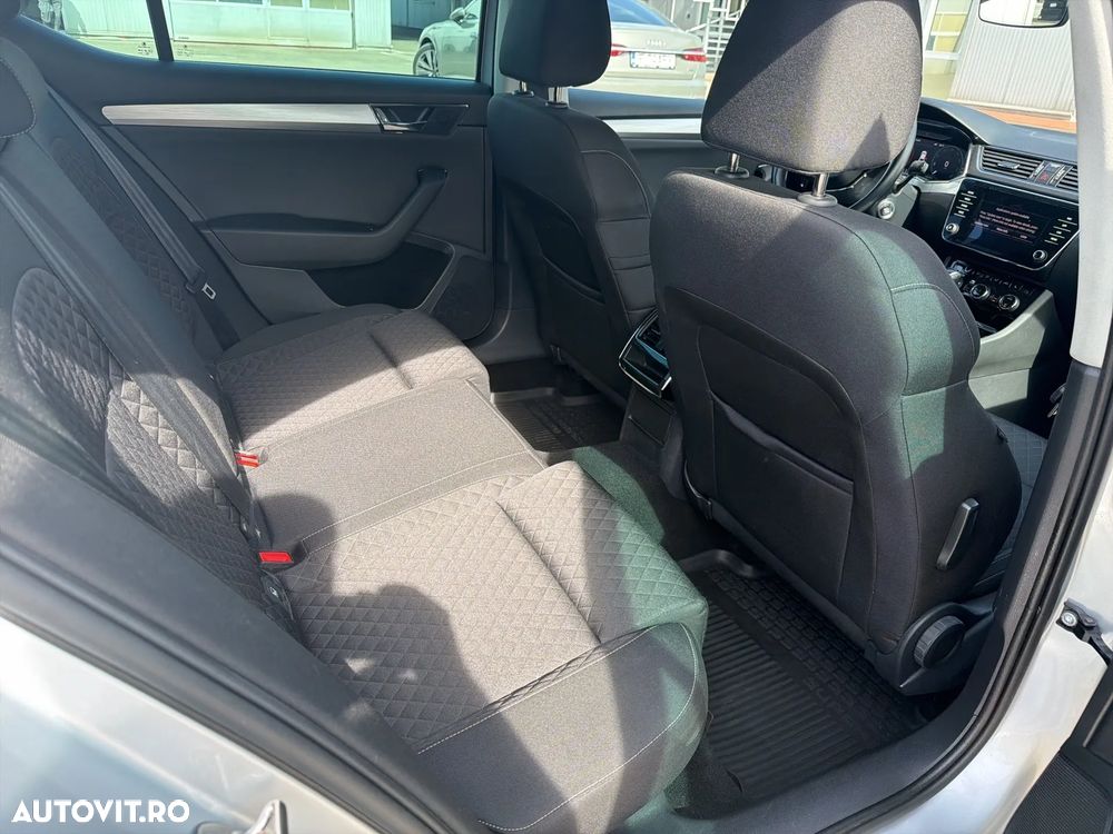 Skoda Superb 2.0 TDI DSG Ambition - 14