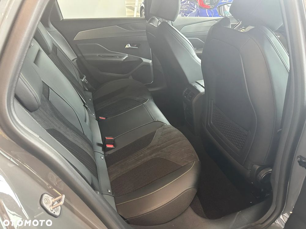 Peugeot 308 1.2 mHEV GT Exclusive S&S e-DCS6 - 18