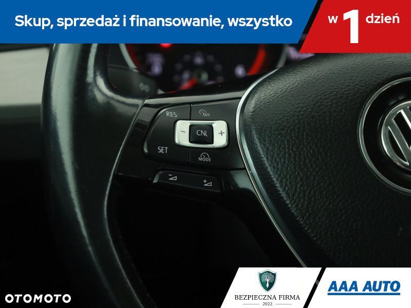 Volkswagen Passat - 17