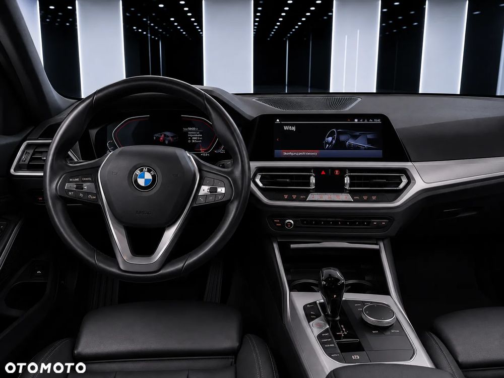 BMW Seria 3 320i Sport Line - 7