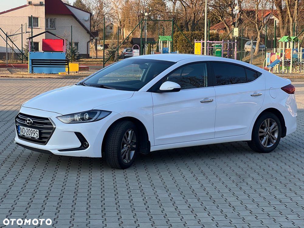 Hyundai Elantra 1.6 Comfort - 3