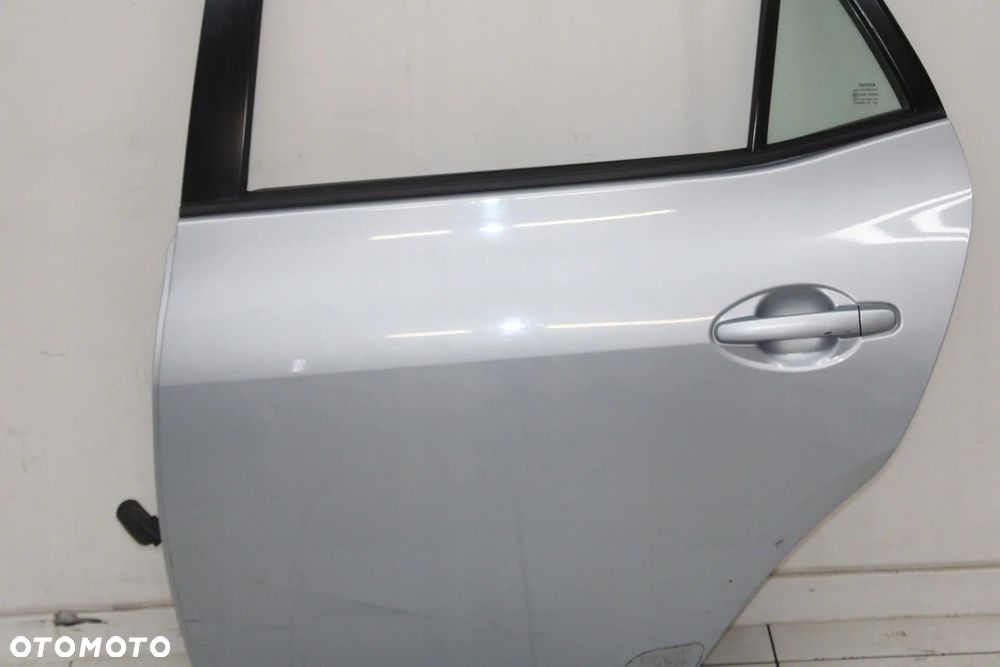 DRZWI LEWE TYLNE LEWY TYŁ TOYOTA AURIS I 2006R- 8S1 - KOD LAKIERU - 3