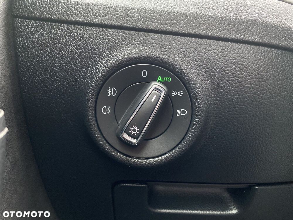 Skoda Superb 2.0 TDI SCR Sportline DSG - 31