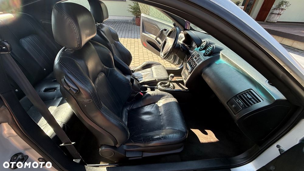 Hyundai Coupe - 17