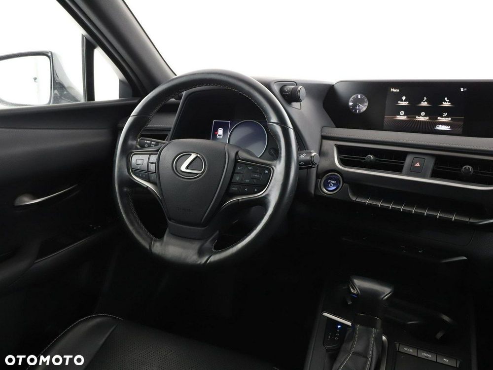 Lexus UX 250h - 17