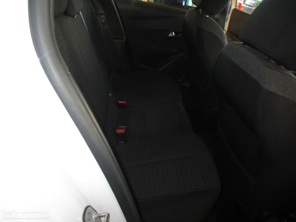 Peugeot 208 1.2 PureTech Active Pack - 17