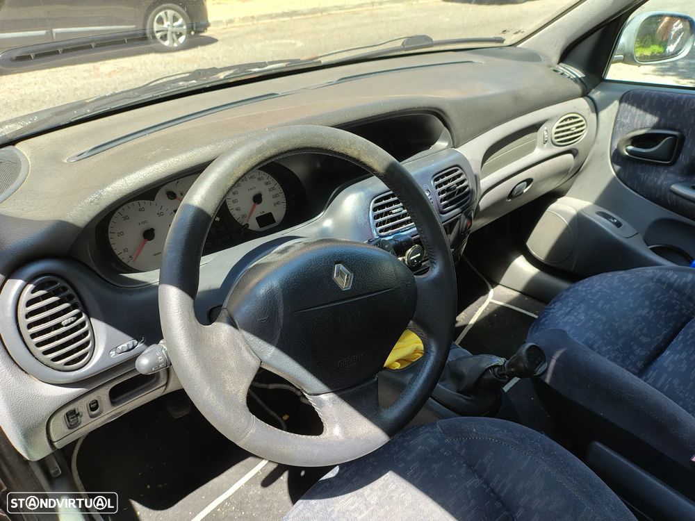 Renault Mégane 1.4 16V RTE - 5