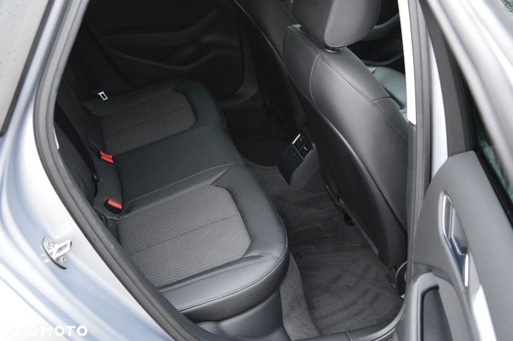 Audi A3 Sportback 1.8 TFSI S tronic Ambiente - 17