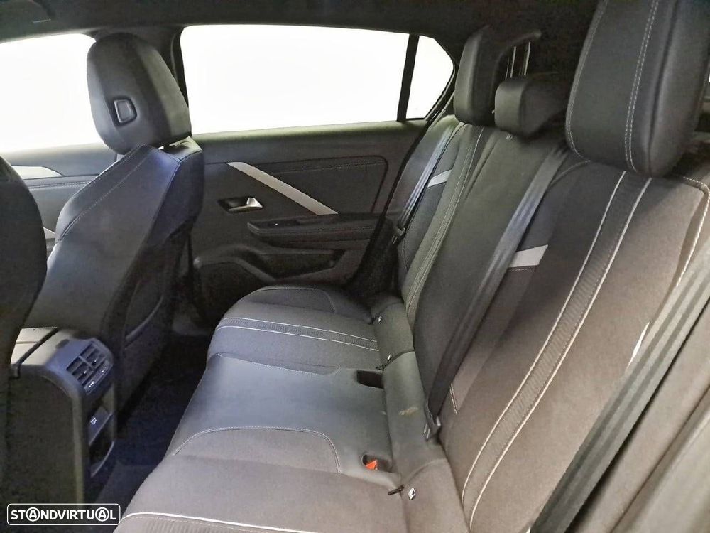 Opel Astra 1.2 T GS Aut. - 10