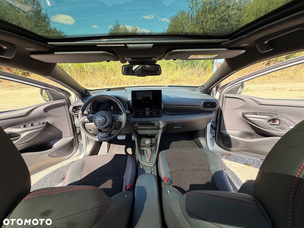Toyota Yaris Hybrid 1.5 GR Sport - 13