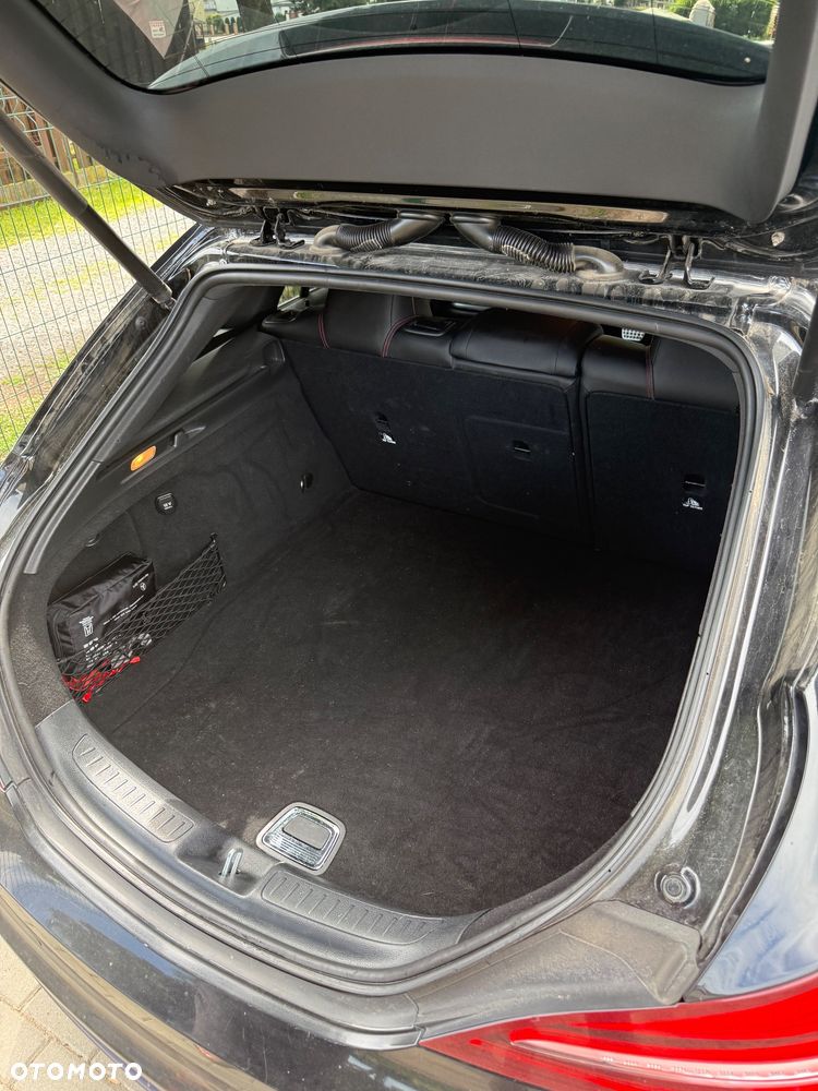 Mercedes-Benz CLA 180 7G-DCT - 11