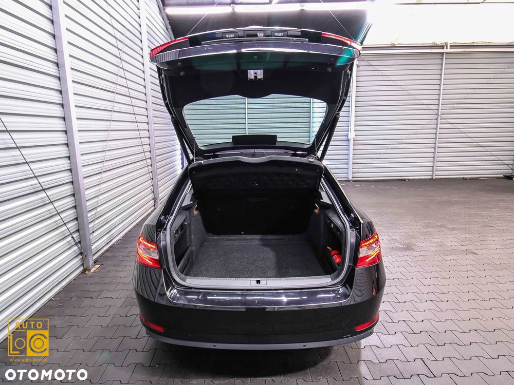 Skoda Superb 2.0 TDI Style DSG - 13