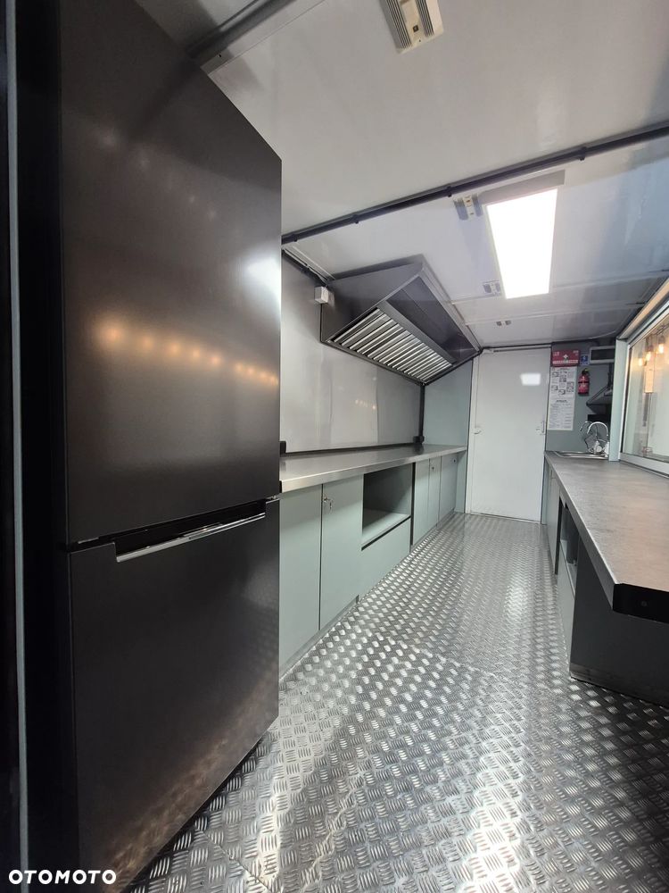 Iveco FoodTruck Sklep Bar Specjalny Samochód gastronomiczny - 19