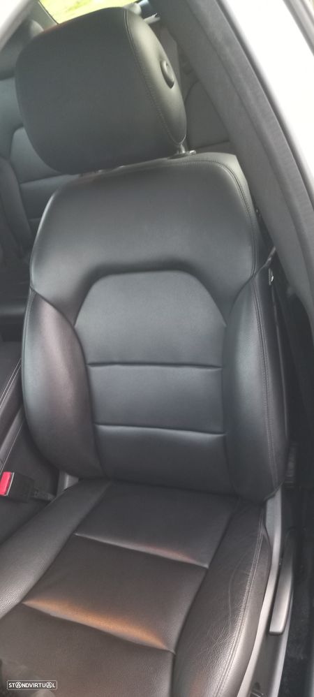 Mercedes-Benz A 160 CDI AMG Line - 35