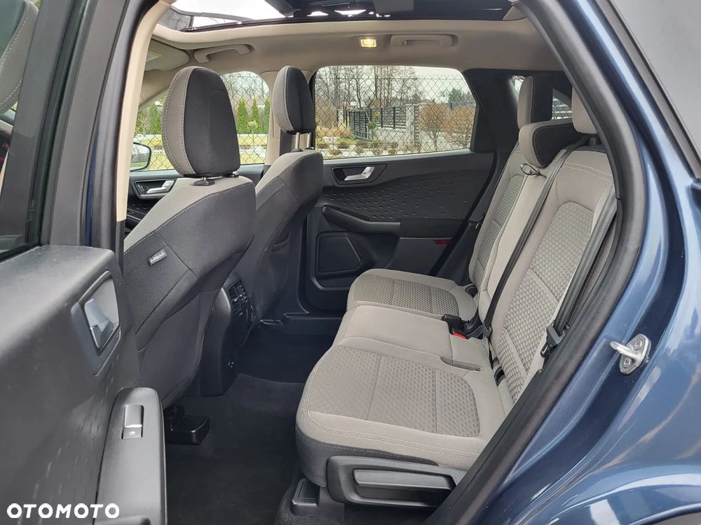 Ford Kuga - 36