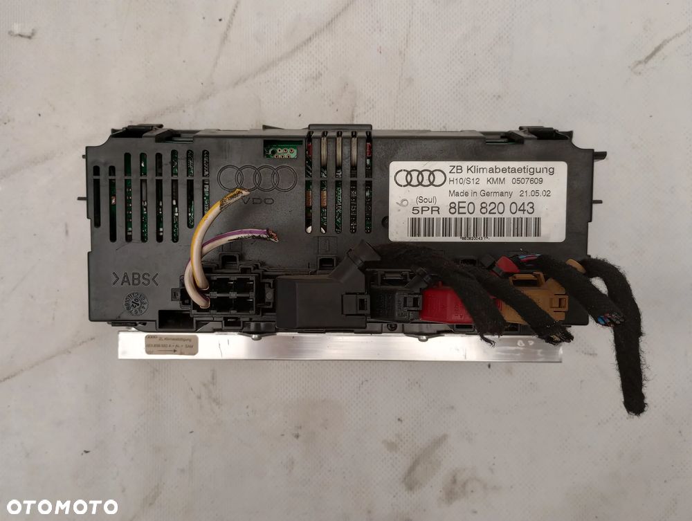 Audi A4 B6 Panel Sterowania Klimatyzacji 8E0820043. - 2