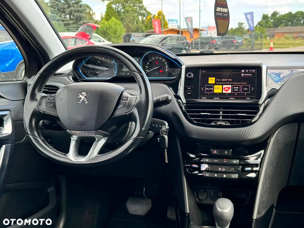 Peugeot 2008 1.2 Pure Tech GPF Allure S&S EAT6 - 18