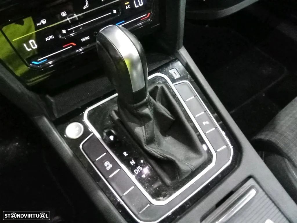 VW Passat Variant 2.0 TDi Business DSG - 5