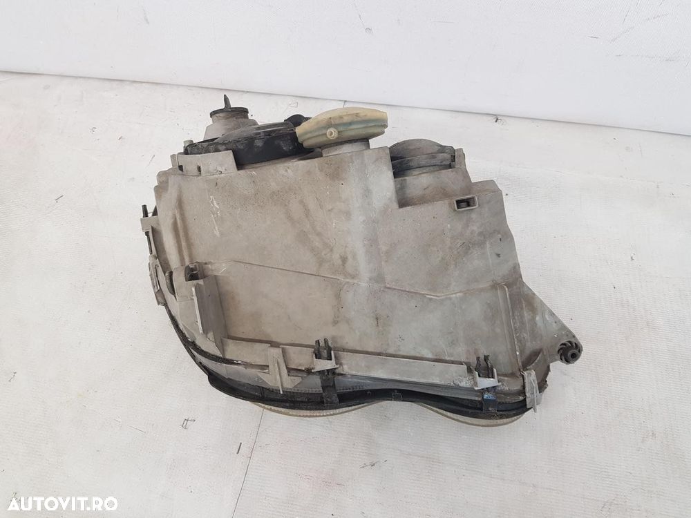 Far stanga Mercedes C Class W203 halogen 1305235663 - 7