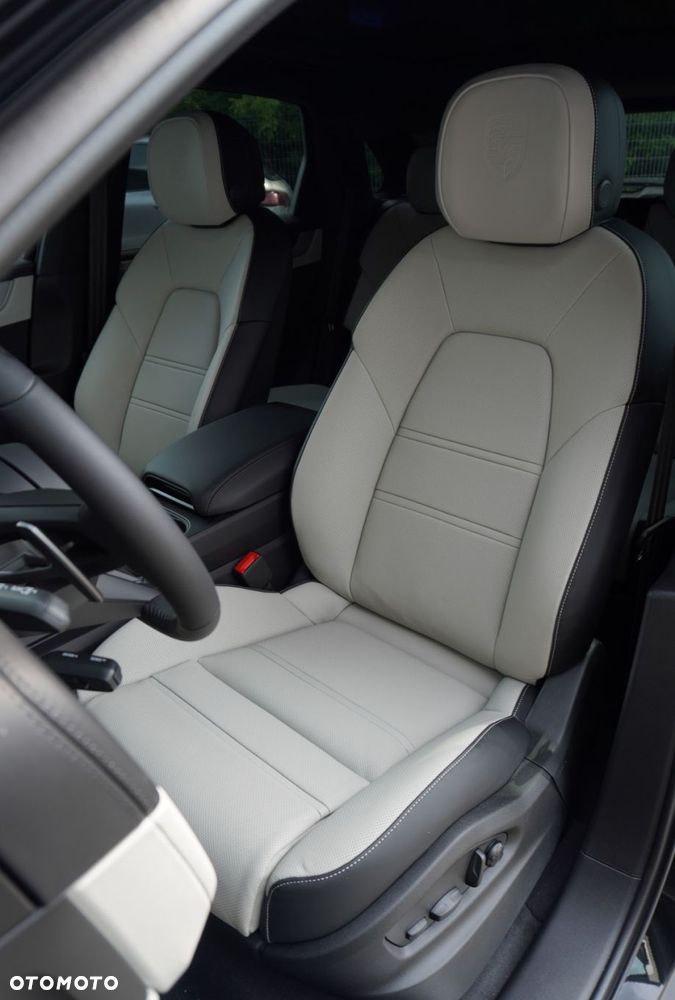Porsche Cayenne - 10