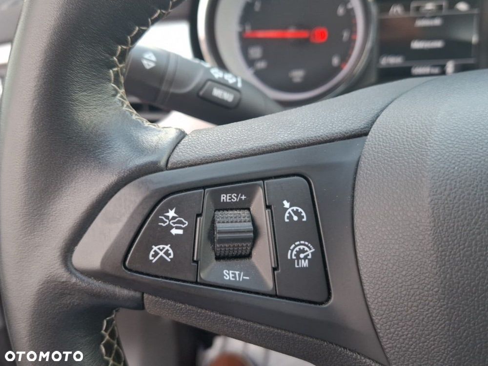 Opel Astra 1.2 T GS Line S&S - 23
